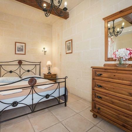 Valley View - Holiday Farmhouse With Private Pool Nadur Exterior photo