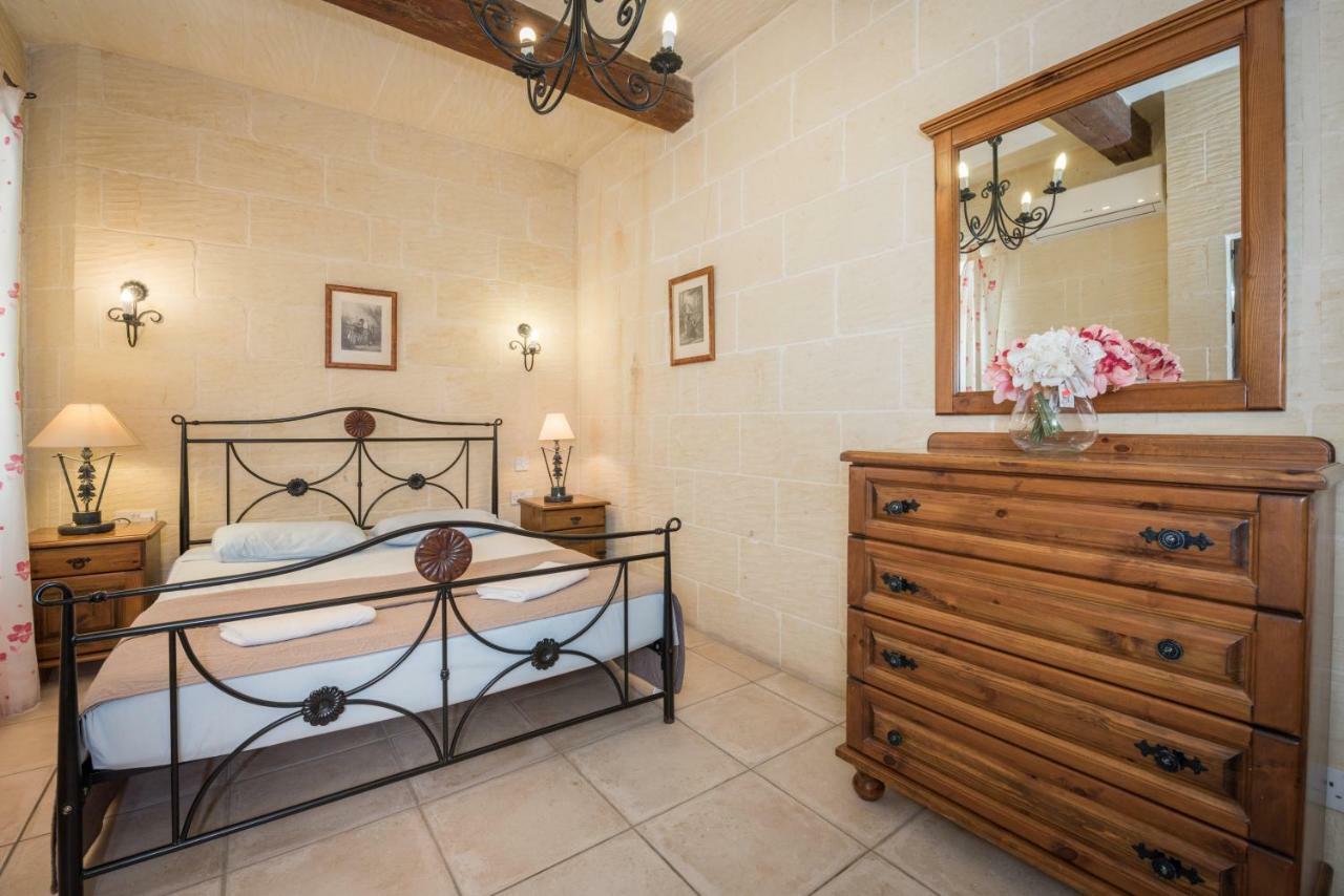 Valley View - Holiday Farmhouse With Private Pool Nadur Exterior photo